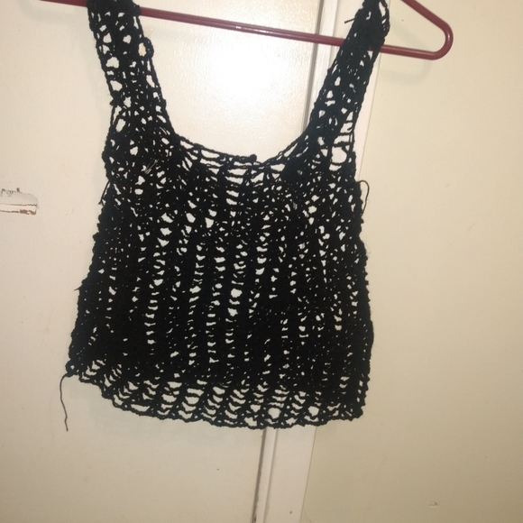 Newly made hollow out shirt - Picture 3 of 3